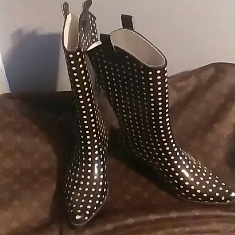 Bit&Bridle polka dot rain boots